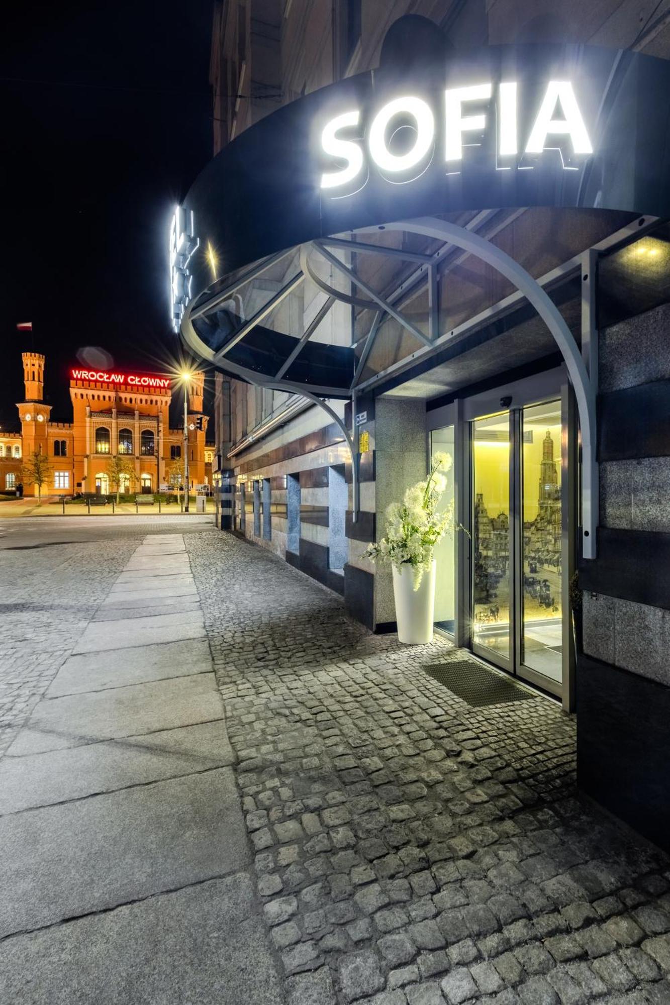 Hotel Sofia By The Railway Station فروتسواف المظهر الخارجي الصورة