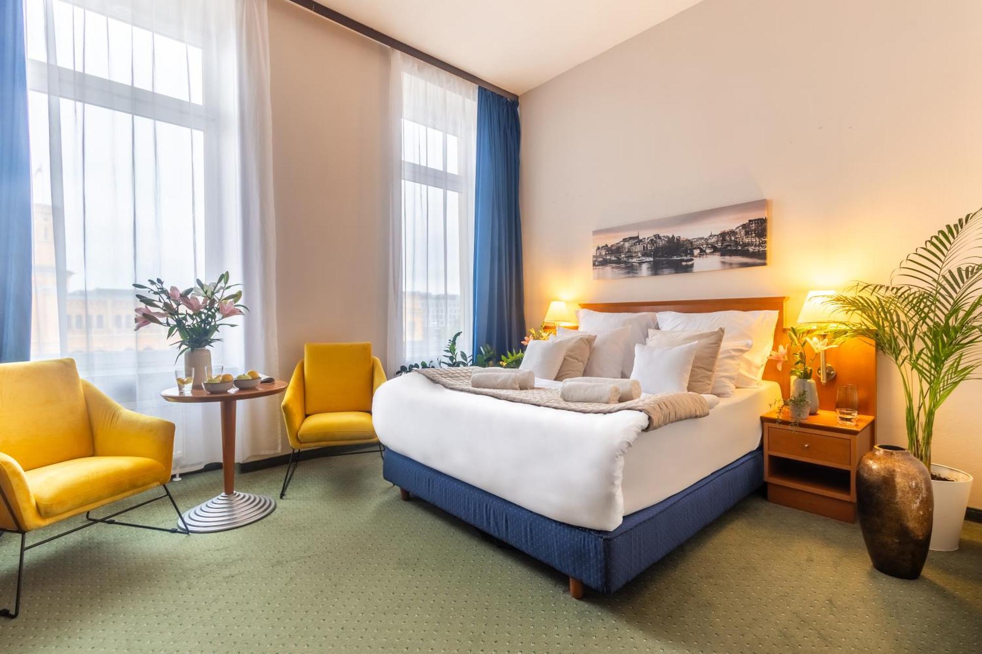 Hotel Sofia By The Railway Station فروتسواف المظهر الخارجي الصورة